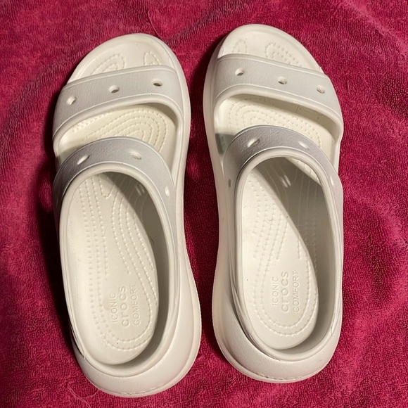 CROCS Shoes - Crocs platform sandals women’s size 9 & men’s size 7.